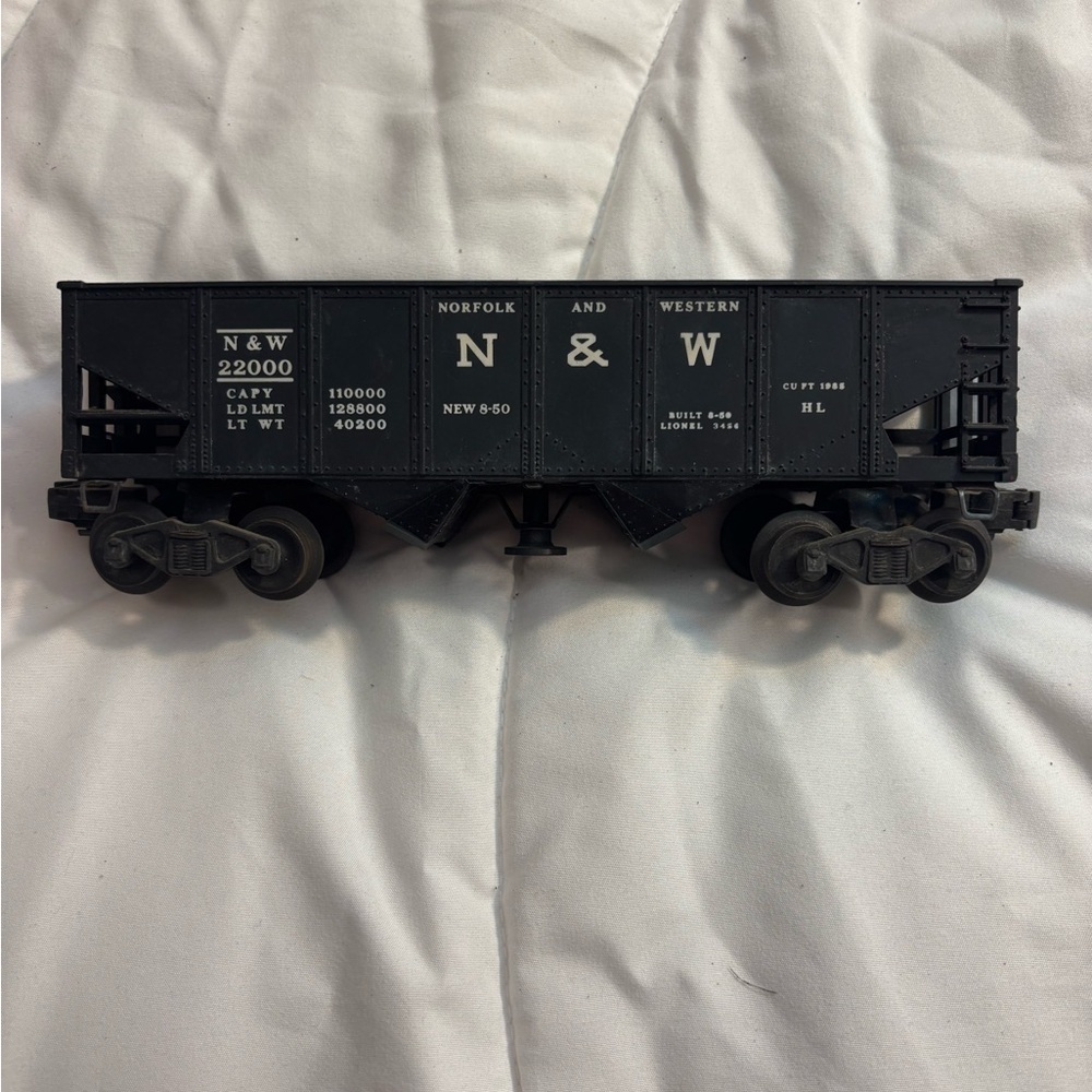 LIONEL POSTWAR NORFOLK AND WESTERN N&W 22000 O OPERATING HOPPER 2 BAY  611802